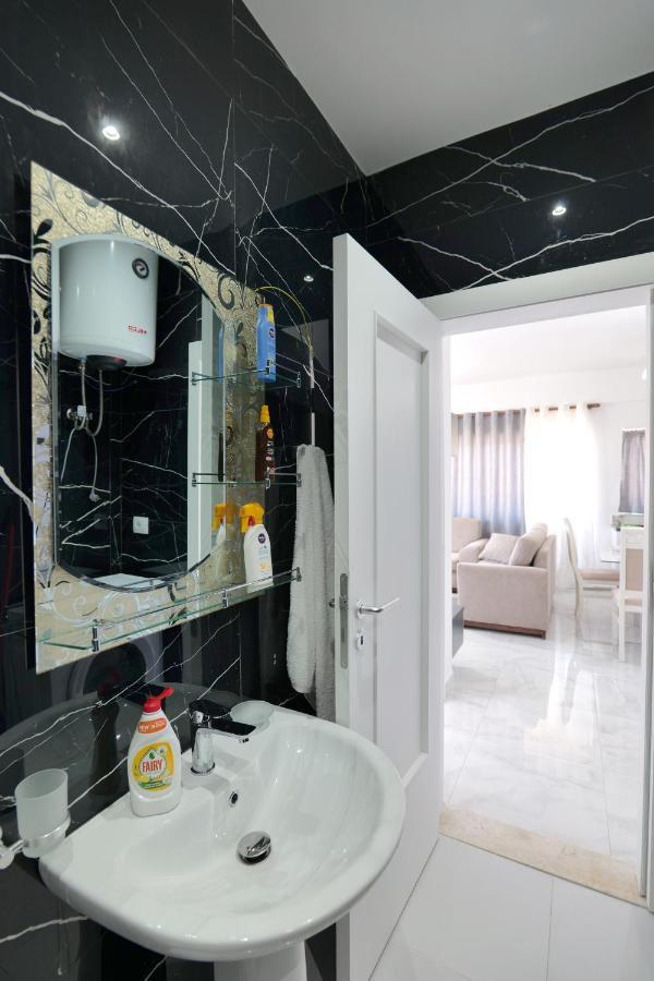 Arijons Apartments Sarandë Buitenkant foto