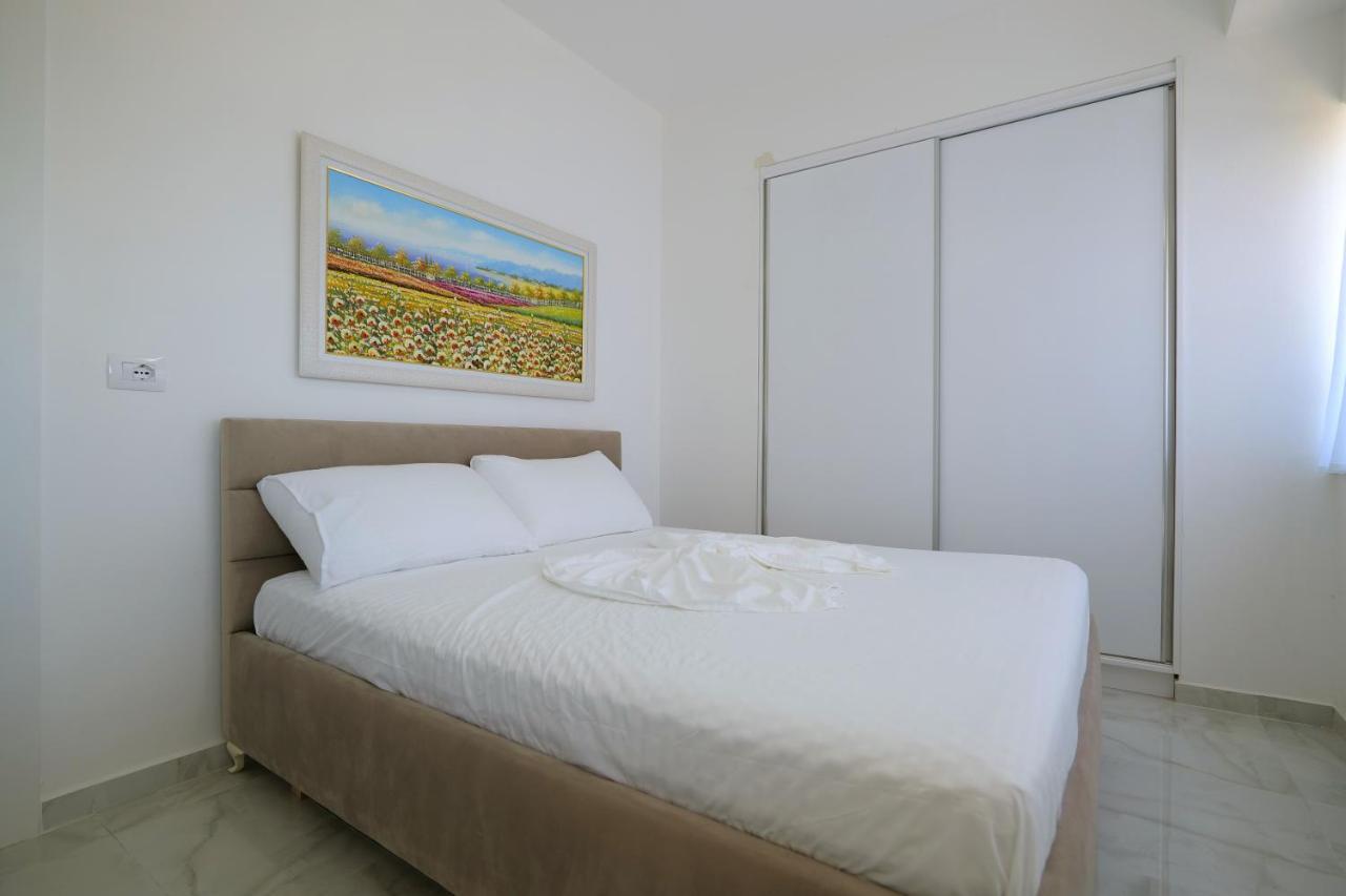 Arijons Apartments Sarandë Buitenkant foto